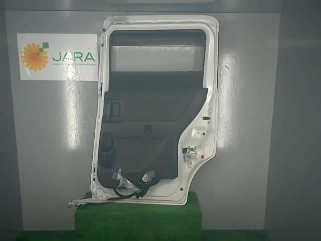 Rear Right Door Assembly SUZUKI Solio 2016 DBA-MA26S 6850181P00 — photo 2