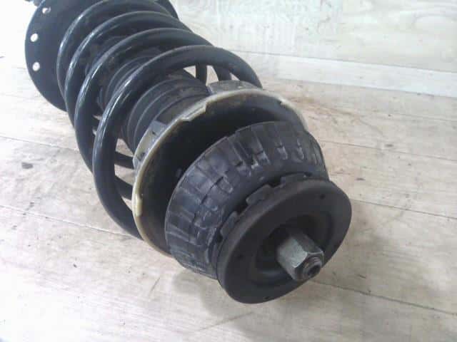 Front Left Strut HONDA Fit 2010 DBA-GE8 — photo 2