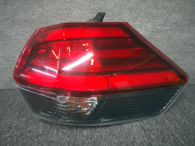 Right Tail Light NISSAN X-Trail 2017 DBA-NT32 — photo 1