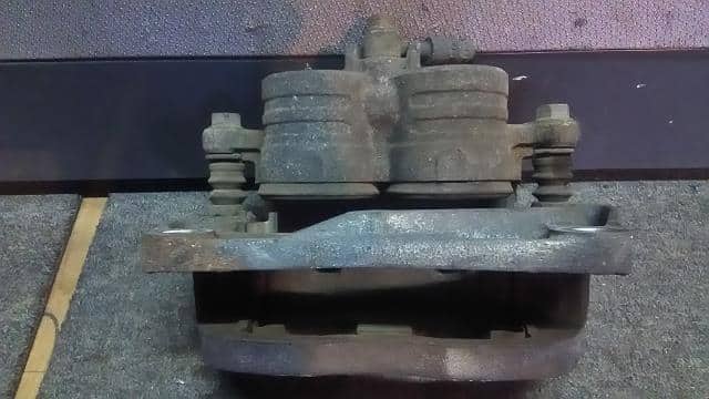 Front Left Caliper SUBARU Impreza 2009 DBA-GH7 26292FE011 — photo 2
