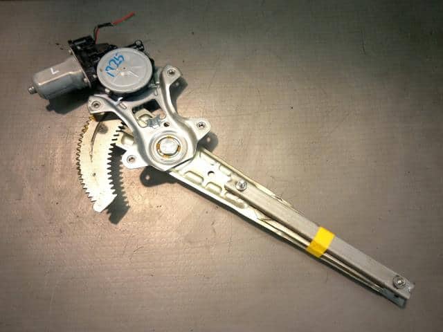 Front Left Door Regulator SUZUKI Alto 2012 DBA-HA25S 8340264L12 — photo 1