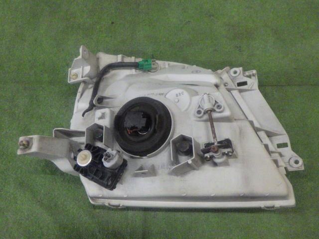 Left Headlight NISSAN Caravan Van 2008 ADF-VWE25 — photo 4