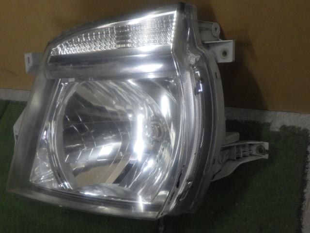 Left Headlight NISSAN Caravan Van 2008 ADF-VWE25 — photo 3