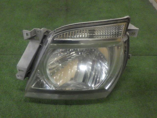 Left Headlight NISSAN Caravan Van 2008 ADF-VWE25 — photo 1