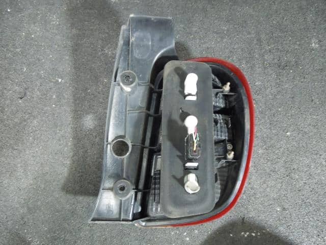 Left Tail Light NISSAN March 2012 DBA-NK13 — photo 2