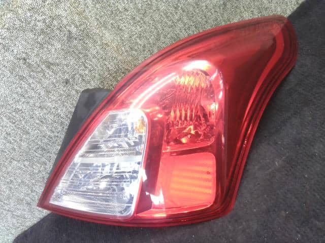 Right Tail Light NISSAN Latio 2013 DBA-N17 265503AA0B — photo 1