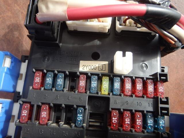 Fuse Box NISSAN Cefiro 2000 GF-A33 — photo 3