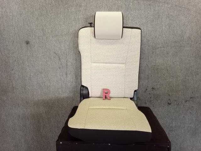 Rear Seat TOYOTA Sienta 2016 DBA-NSP170G — photo 1
