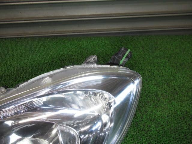 Left Headlight HONDA Fit 2011 DAA-GP1 — photo 4