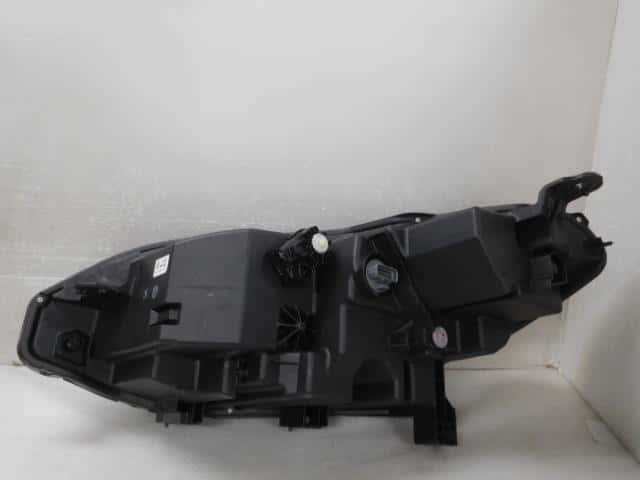 Right Headlight HONDA 2023 5BA-RZ3 331003V0J22 — photo 5
