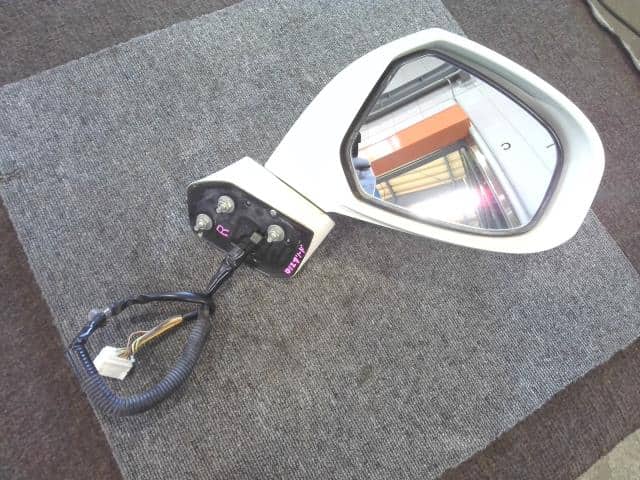Right Side Mirror HONDA Freed 2012 DAA-GP3 76200SYYJ01ZC — photo 4