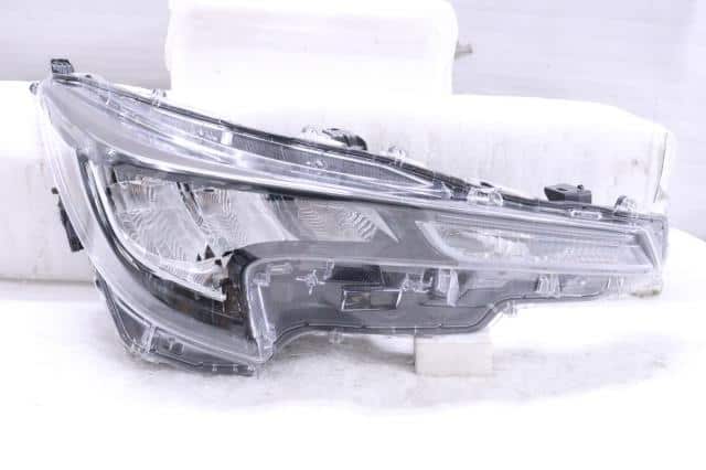 Right Headlight TOYOTA 2019 3BA-ZRE212W 8110512M40 — photo 1