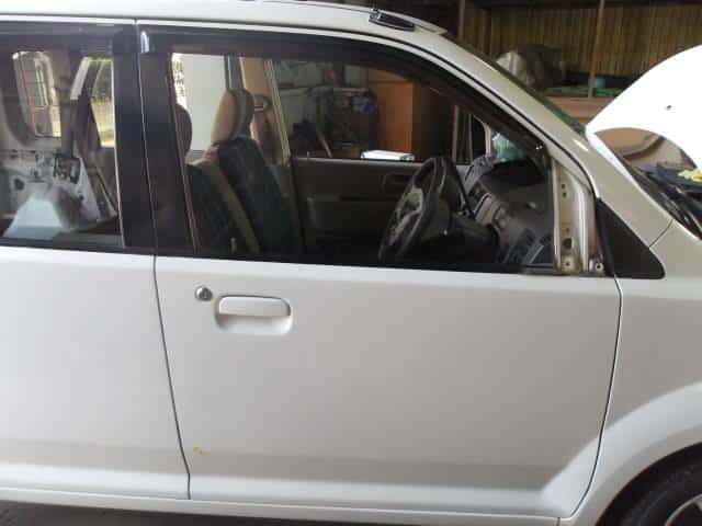 Front Right Door Assembly MITSUBISHI eK Wagon 2002 LA-H81W — photo 1
