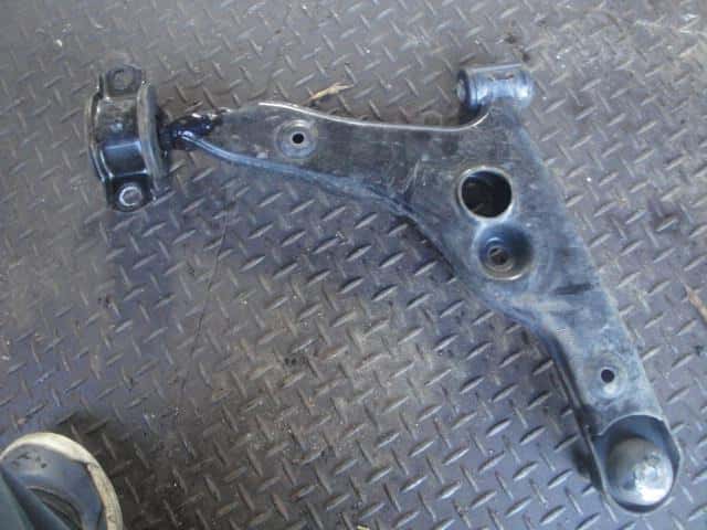 Front Left Lower Control Arm NISSAN Nv100 clipper 2013 GBD-U72 — photo 3