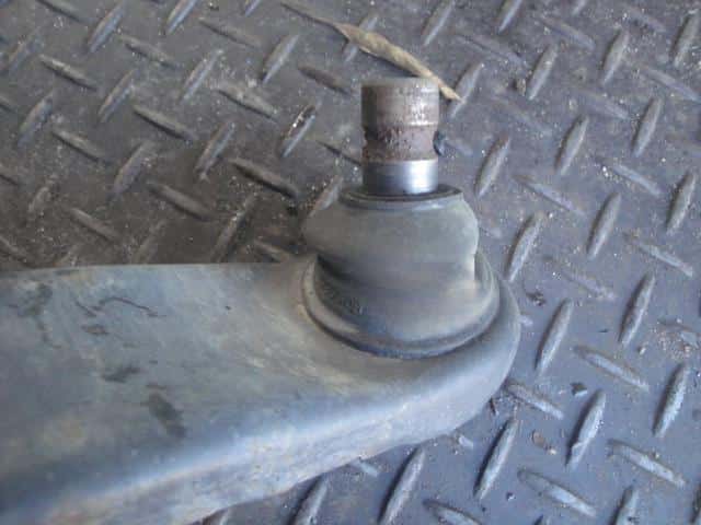Front Left Lower Control Arm NISSAN Nv100 clipper 2013 GBD-U72 — photo 2
