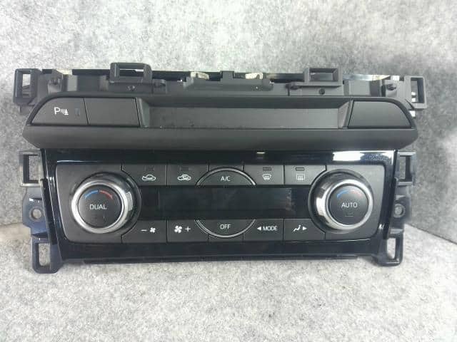 A/C Control Panel MAZDA Atenza 2015 LDA-GJ2FW — photo 1