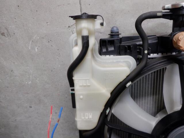 Radiator TOYOTA Spade 2016 DBA-NSP141 — photo 4