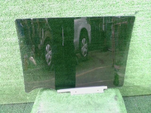Rear Right Door Windshield SUZUKI Swift 2017 DBA-ZC83S 8454152R10 — photo 2
