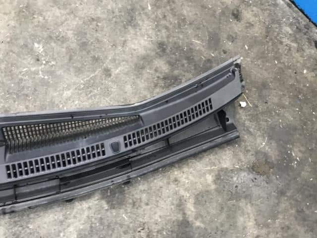 Cowl Top Panel TOYOTA Aqua 2018 DAA-NHP10 — photo 2