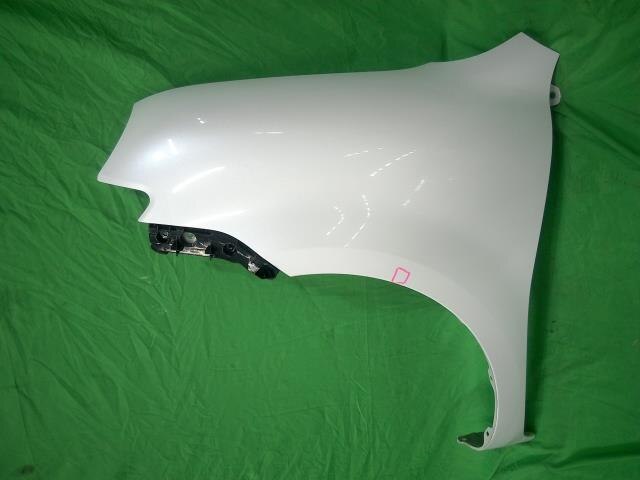 Left Fender Panel TOYOTA Sienta 2011 DBA-NCP81G — photo 1