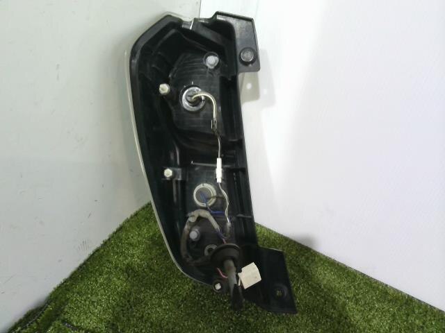 Right Tail Light NISSAN Dayz roox 2014 DBA-B21A — photo 3