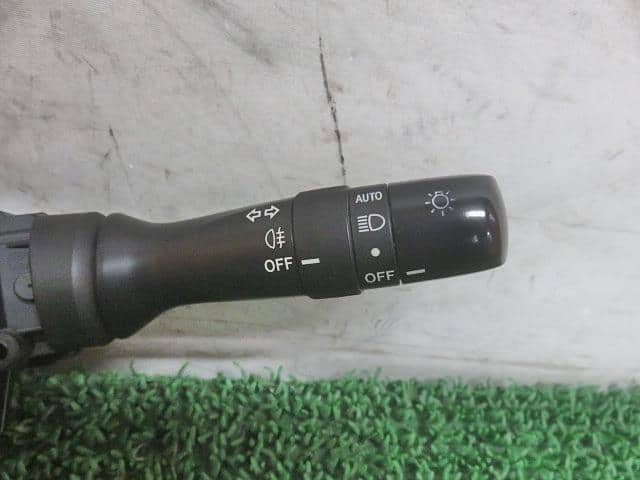 Combination Switch TOYOTA Auris 2008 DBA-NZE15 — photo 2