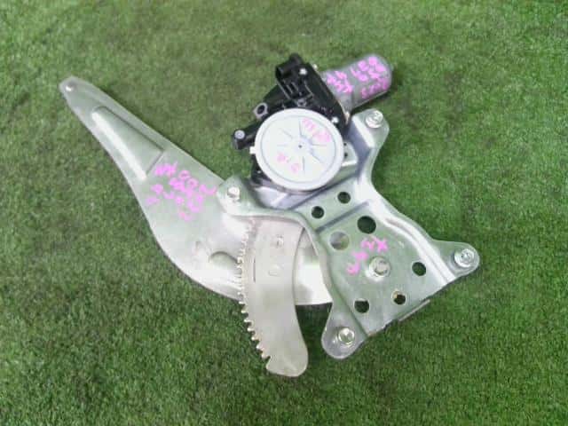 Rear Left Door Regulator SUZUKI Swift 2009 DBA-ZC71S 8350263J10 — photo 1