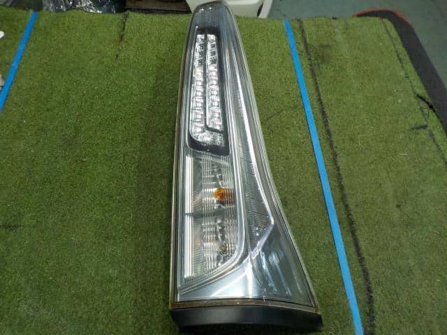 Right Tail Light SUZUKI Landy 2012 DAA-SHC26 3560351Z10 — photo 1