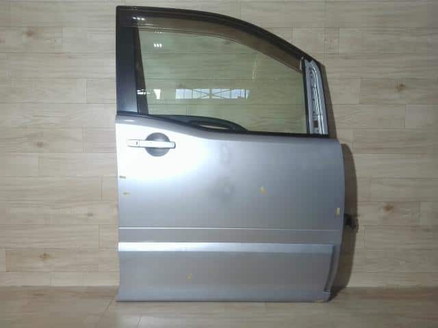 Front Right Door Assembly NISSAN Serena 2007 DBA-CC25 — photo 1