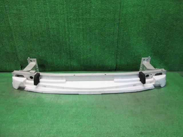 Front Bumper Reinforcement TOYOTA Prius 2015 DAA-ZVW30 — photo 2