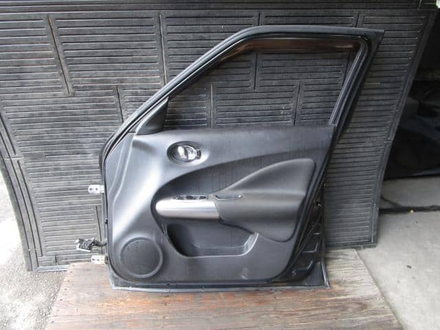 Front Right Door Assembly NISSAN JUKE 2011 DBA-YF15 — photo 2