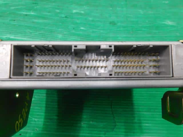 Engine Control Unit NISSAN Elgrand 2000 GH-APE50 — photo 4