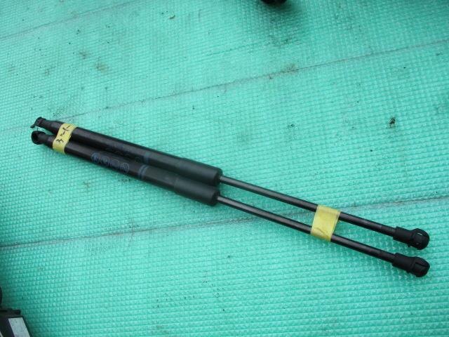 Tail Gate Damper TOYOTA Prius 2016 DAA-ZVW50 — photo 1