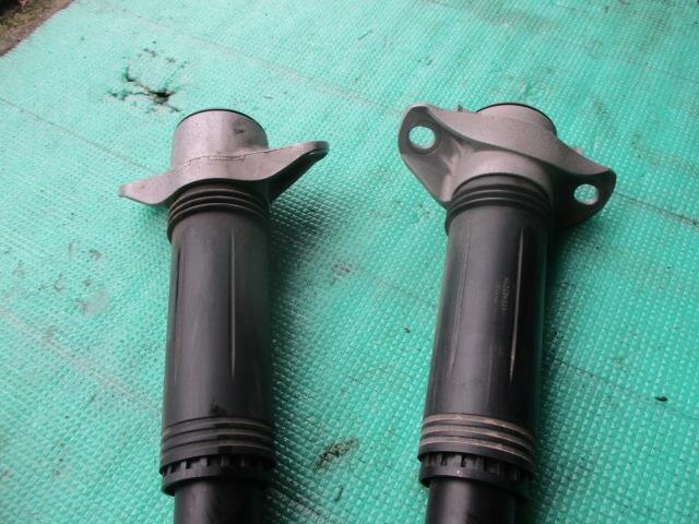 Rear Left Shock Absorber TOYOTA Prius 2016 DAA-ZVW50 — photo 3