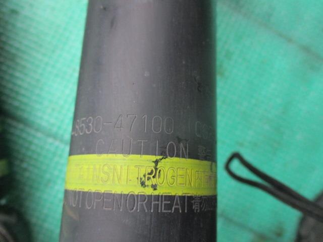 Rear Left Shock Absorber TOYOTA Prius 2016 DAA-ZVW50 — photo 4
