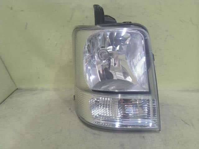 Right Headlight MITSUBISHI Minicab 2014 HBD-DS64V MQ507691 — photo 1