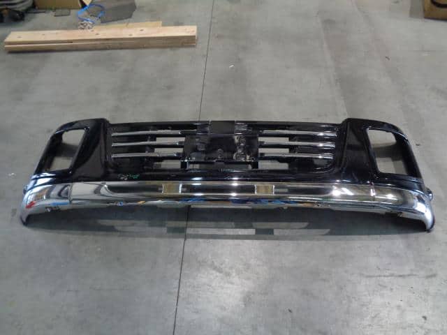 Front Bumper ISUZU ISUZU LARGESIZE CAR 2006 PJ-CYL52V6 — photo 1