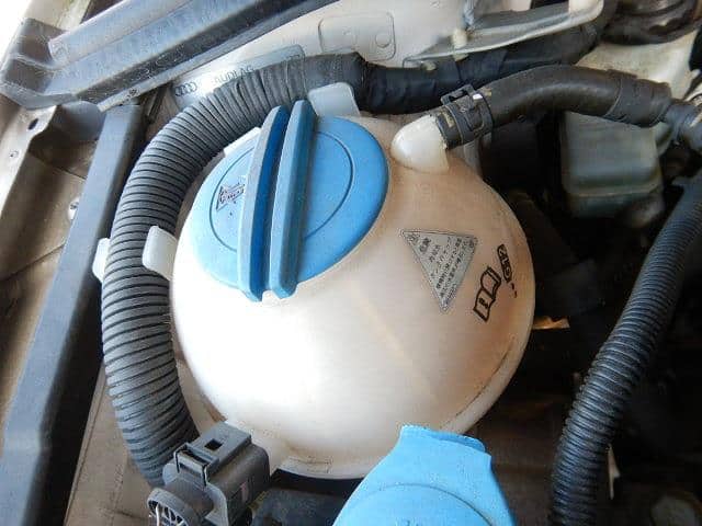 Coolant Tank AUDI Audi a3 2012 DBA-8PCAX 1K0121407A — photo 1