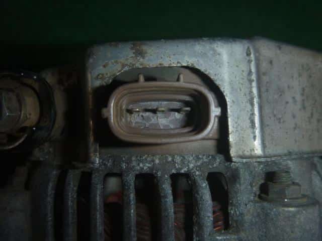 Alternator SUBARU Sambar 2002 LE-TT2 — photo 2