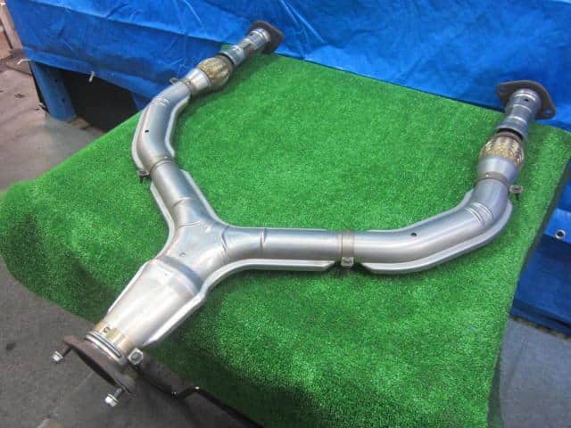 Front Exhaust Pipe NISSAN Skyline 2014 DAA-HV37 — photo 2