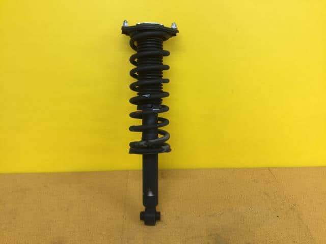 Rear Left Strut SUBARU Vx 2017 DBA-GT7 — photo 1