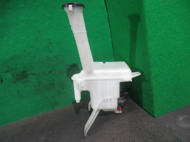 Windshield Washer Tank TOYOTA Vitz 2011 DBA-NSP135 — photo 4
