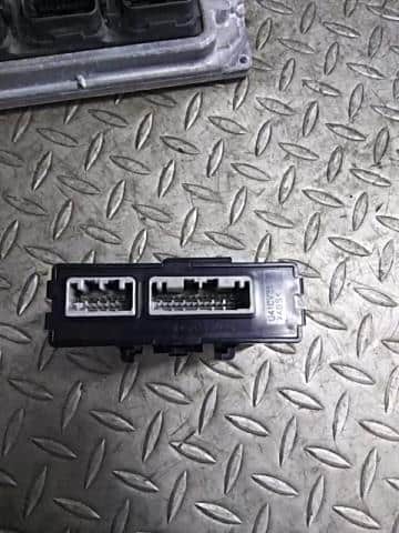 Engine Control Unit HONDA Fit 2011 DAA-GP1 — photo 4
