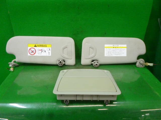 Sun Visor NISSAN Skyline 2014 DAA-HV37 — photo 3
