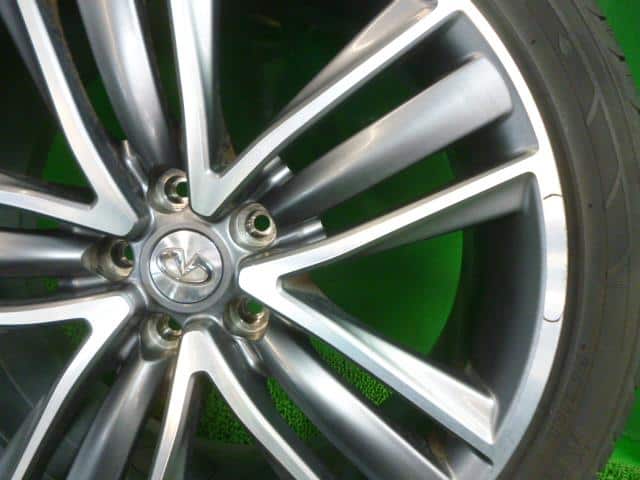 Tire/Wheel Assembly NISSAN Skyline 2014 DAA-HV37 — photo 4