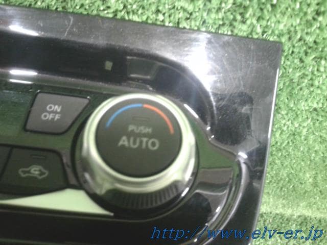 A/C Control Panel NISSAN Serena 2016 DAA-GFNC27 — photo 2