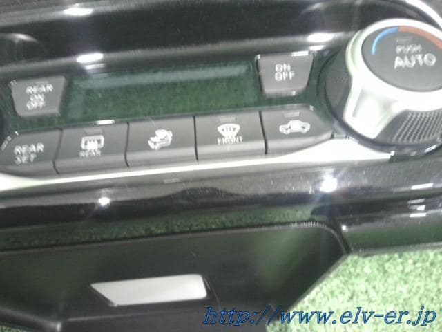 A/C Control Panel NISSAN Serena 2016 DAA-GFNC27 — photo 4