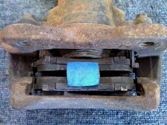 Front Right Caliper SUBARU Sambar 2005 LE-TT2 — photo 2