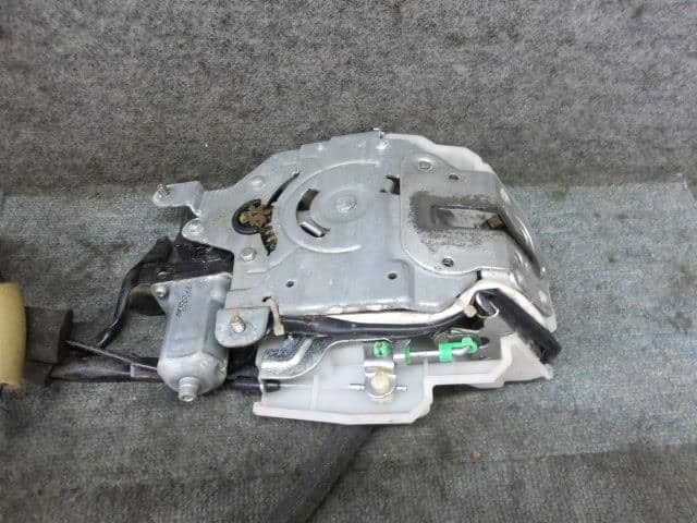 Rear Right Door Lock Actuator MAZDA MPV 2006 DBA-LY3P — photo 3