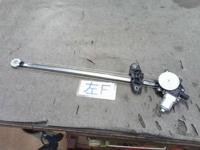 Front Left Door Regulator HONDA N BOX 2012 DBA-JF1 72250TY0003 — photo 1